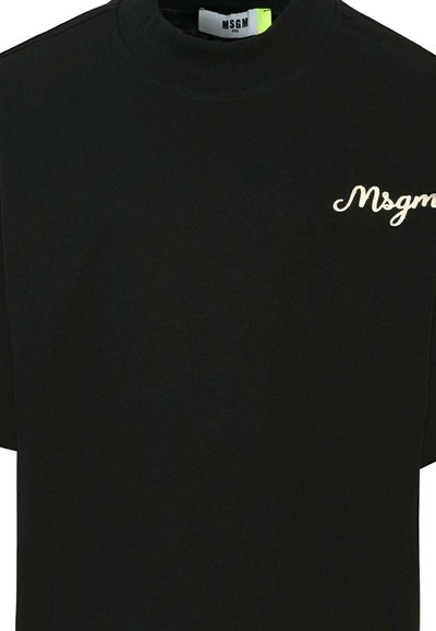 Zwarte katoenen t-shirt met hoge halslijn, korte mouwen en geborduurd "Msgm" logo in gebroken wit op de voorkant. Soepele textuur.