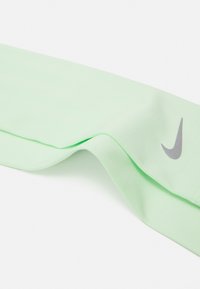 Nike Performance LIGHTWEIGHT SLEEVES 2.0 UNISEX - Arm warmers - vapor green/silver