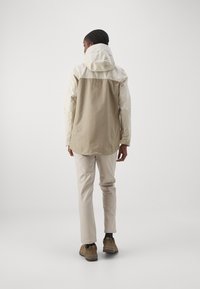 Norrøna FEMUND JACKET - Lauko striukė - oatmeal