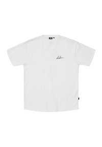 Camiseta de algodón blanca con mangas cortas, cuello redondo y una firma negra en la parte frontal. Textura suave, corte relajado y diseño minimalista.