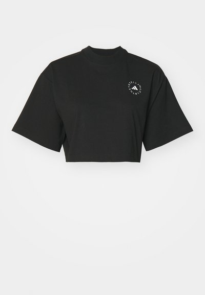 Tricou scurt negru, cu mâneci scurte, guler rotund ribat și un logo circular alb în zona stângă a pieptului. Material din bumbac.