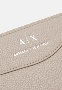 Armani Exchange Portofel - sand