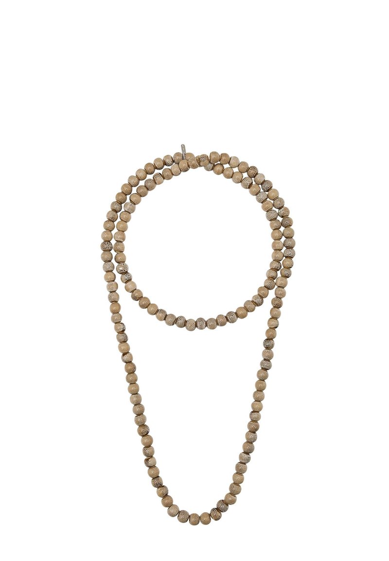 Collana di perline con due filamenti di perle rotonde di un beige testurizzato con una finitura leggermente più scura, che mette in mostra un design semplice e materiale naturale.
