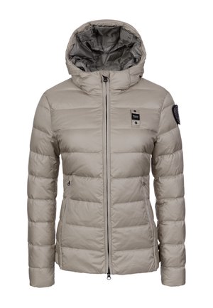 Gepolsterte Jacke in Hellgrau mit Kapuze, durchgehendem Reißverschluss, zwei Seitentaschen und Logoaufnäher auf der linken Schulter. Glatte Textur.