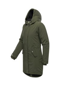 Olivengrøn parka med hætte, lynlås foran, sidelommer og ribbede manchetter. Glat tekstur med et rent design og quiltet foring.
