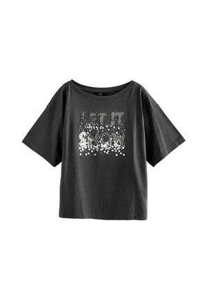 T-shirt noir à manches courtes avec un col large et un motif en sequins brodé avec l'inscription "LET IT SNOW" en argent et blanc.