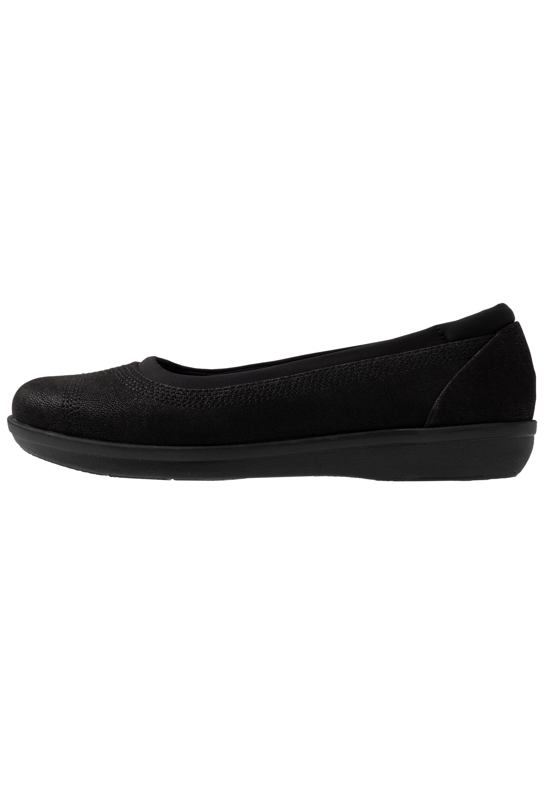 clarks ayla low black