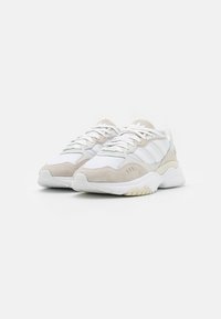 adidas Originals RETROPY F90 UNISEX - Tenisky - footwear white/off-white