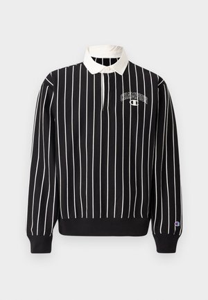 Schwarzes Langarm-Polo-Sweatshirt mit weißen vertikalen Streifen, einem weißen Kragen und einem kleinen Champion-Logo auf der linken Brust. Rippbündchen und Saum.
