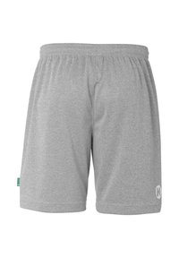 Graue Sportshorts mit elastischem Bund, weichem Material und logodetail am linken Bein. Keine Taschen, leichtes Gewebe.