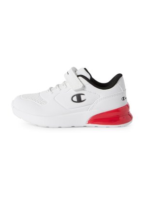 Zapatilla deportiva blanca con forro interior negro, detalle rojo en el talón, correa de velcro, cordones y un logo negro de Champion en el lateral.