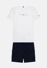 Unselected, white