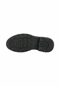 Suola di scarpa in gomma nera con un design di battistrada a motivo, che presenta scanalature e un accento circolare. Contrassegnata con "SNEAKY STEVE" e taglia 37.