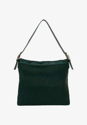 Sac à main en cuir vert foncé avec des plis verticaux, fermeture éclair et une longue bandoulière. Présente des accents métalliques pour un détail supplémentaire.