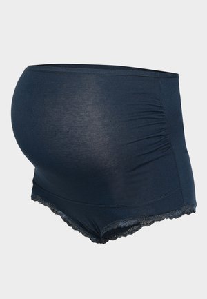 Ελαστικό σκούρο μπλε εσώρουχο εγκυμοσύνης με σούρες στα πλάγια και δαντελένια επένδυση στο άνοιγμα των ποδιών σε μονόχρωμο φόντο.