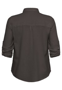 Chemise col montant gris foncé avec manches retroussées, pli au dos et ourlet arrondi. Fabriquée en tissu léger avec une texture lisse.