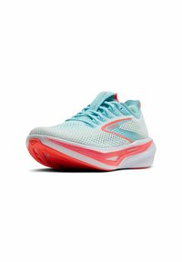 Scarpa da corsa azzurro chiaro con tomaia in rete, dettagli rosa e suola ammortizzata. Presenta un design snello e dettagli testurizzati per la traspirabilità.