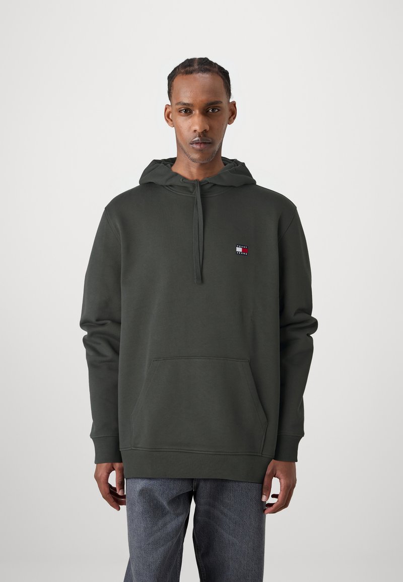 Tommy Jeans BADGE HOODIE UNISEX - Felpa con cappuccio - new charcoal