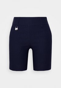 Marineblaue Shorts mit glatter Textur, seitlichen Taschen, einem silbernen Knopfakzent und geradem Schnitt am Saum.