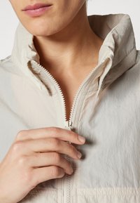 Columbia PARACUTIE™ - Vindjacka - dark stone