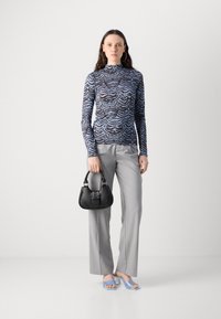 Scotch & Soda ALL OVER PRINTED MOCK NECK LONG SLEEVE - Maglietta a manica lunga - blue