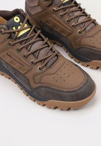 LOIS Jeans Zapatillas altas - brown