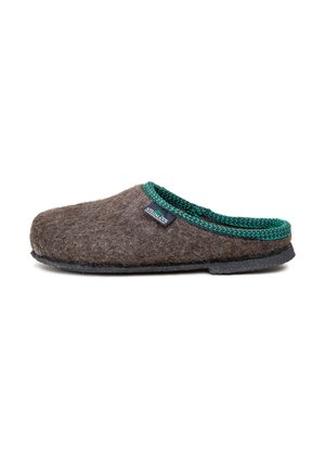 Pantofole slip-on in feltro marrone con bordino verde e suola nera, con etichetta del marchio Stegmann sul lato.