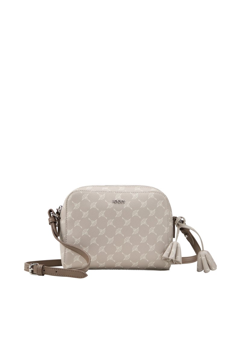 Borsa a tracolla in pelle testurizzata beige chiaro con motivo geometrico bianco, chiusura con zip e dettagli con frange. Inclusa tracolla regolabile.