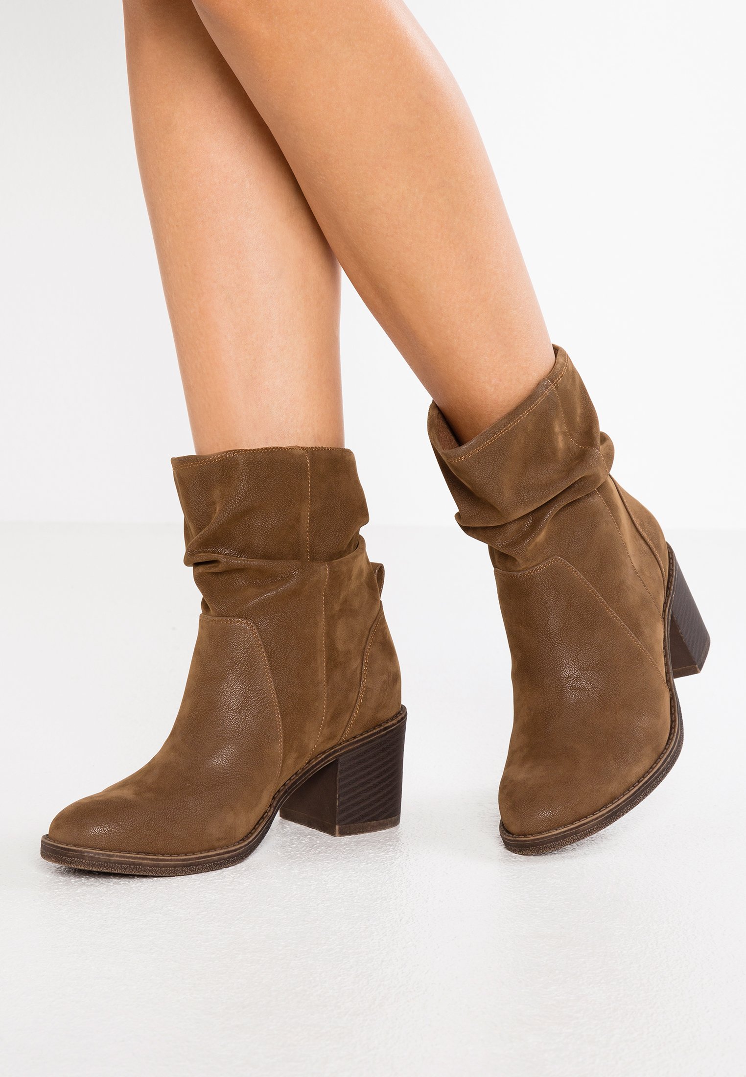 Bullboxer Korte laarzen brown Zalando.nl Bullboxer Korte laarzen khakikaki Zalando.nl