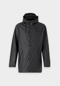 Veste noire imperméable avec capuche, boutons-pression, poches avant et cordons de serrage réglables. Texture lisse avec un design simple.