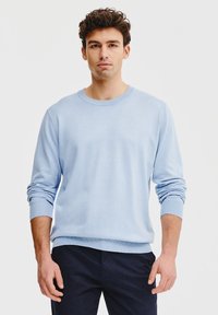- Sweter