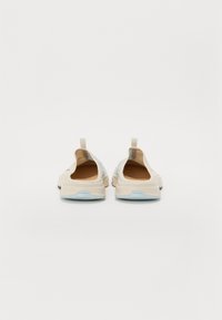 Thumbnail Image 3