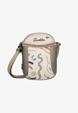 Piccola borsa a tracolla beige e taupe con motivi astratti multicolore, chiusura con zip e logo "Anekke" sulla parte superiore.