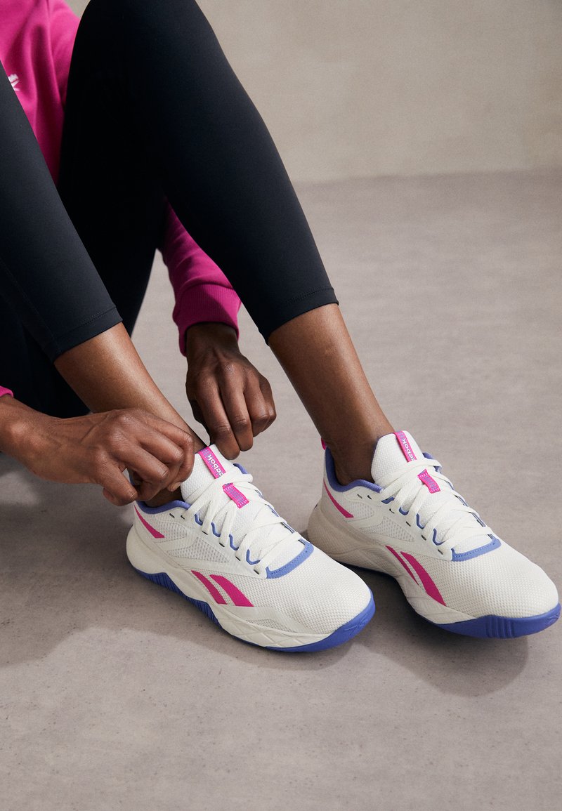 Reebok NFX - Edzőcipő - chalk/stepur/laspin