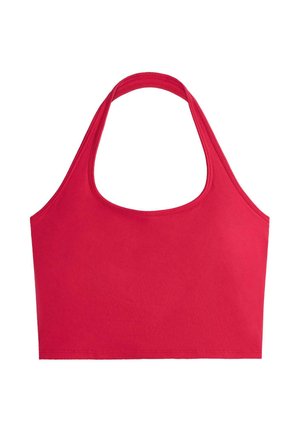 Haut court halter rouge vif avec large sangle au cou et design sans manches, posé à plat sur fond blanc.