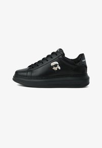 Unselected, black mono