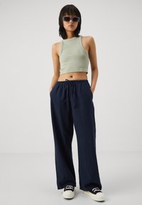 Gina Tricot Petite TROUSERS  - Kelnės - navy