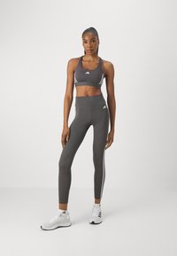 adidas Performance ESSENTIALS 3-STRIPES HIGH-WAISTED 7/8 - Tights - grey six