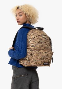Eastpak DAY PAK'R - Mochila - beastimal brown
