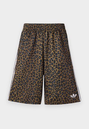 Shorts marron et noir à imprimé léopard avec taille élastique, bandes blanches sur les côtés et petit logo blanc Adidas sur la jambe gauche.