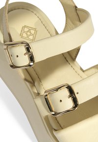 Desa Sandales compensées - beige