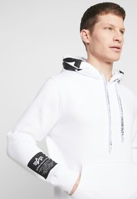 Alpha Industries ALPHA UNISEX - Hoodie - white
