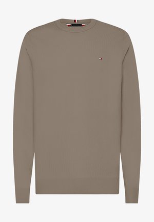 Maglione beige a maniche lunghe con scollo tondo, piccolo logo Tommy Hilfiger sul petto sinistro e polsini e orlo a costine.