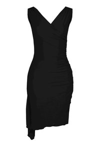 Robe noire sans manches, longueur au genou, avec encolure en V, taille ajustée, côtés froncés et ourlet asymétrique.