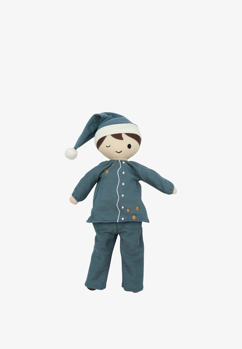 Poupée en tissu vêtue d'un pyjama bleu et d'une coiffe assortie, avec un visage faisant un clin d'œil et des étoiles brodées sur la chemise.