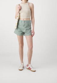 Levi's® Farkkushortsit - light green