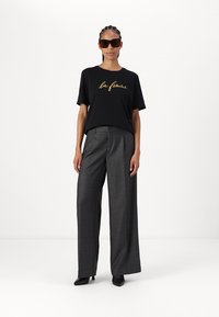 Rue de Femme NATACHA - T-shirts med print - black