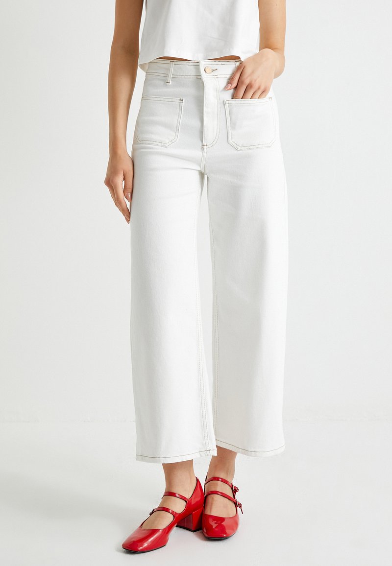 Koton HIGH WAIST - Flared-farkut - off white