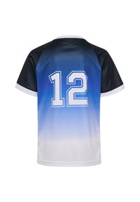 Blå gradient sportströja med vit krage och korta ärmar, med numret 12 i vitt på baksidan. Slät, syntetisk tyg.