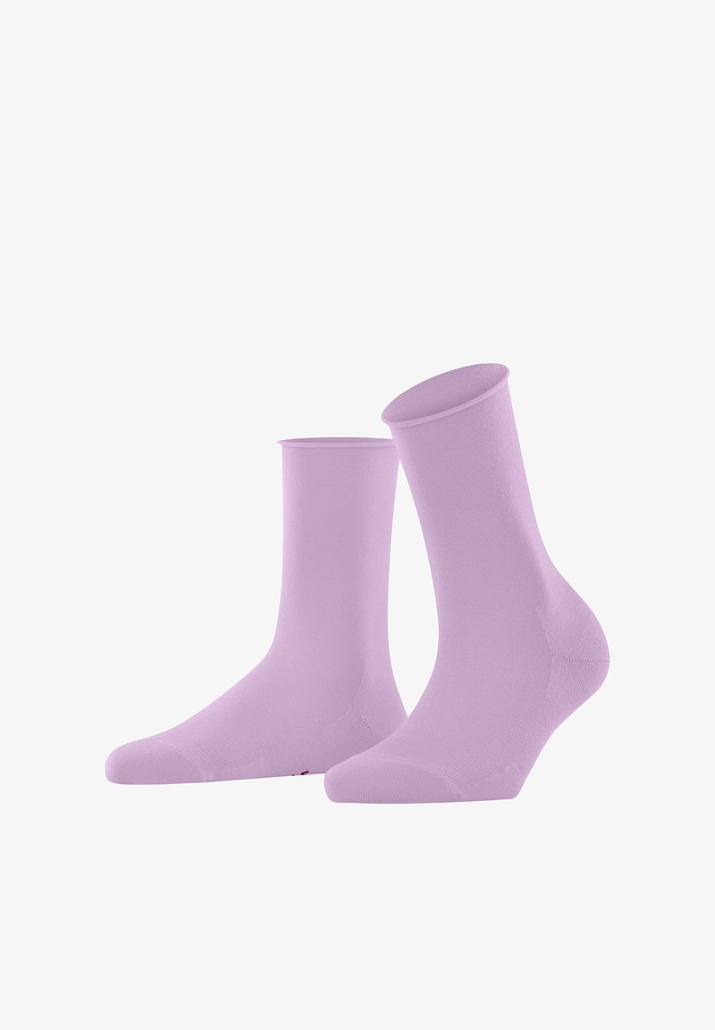 Helle lila Knöchelsocken mit einer glatten, dehnbaren Textur. Einfaches Design, ohne Muster oder Akzente, und in klassischer Sockenform.